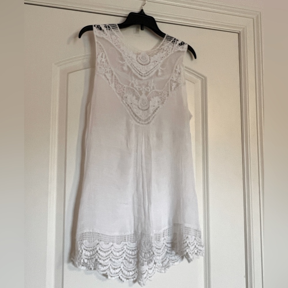 Entro Boho Lace Sleeveless Top - Picture 2 of 5